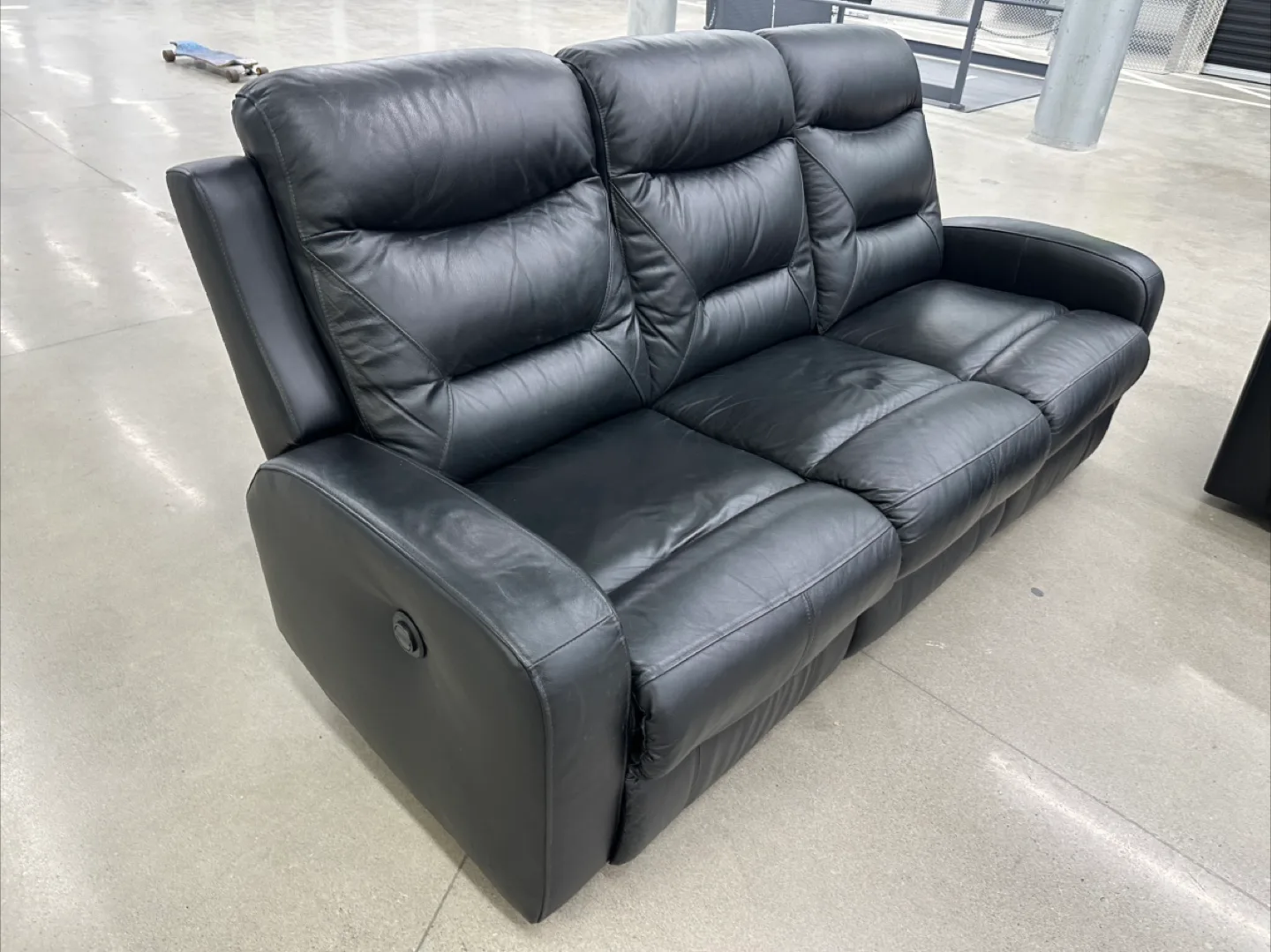 Electric Black Leather Recliner Couch image indicator(3)
