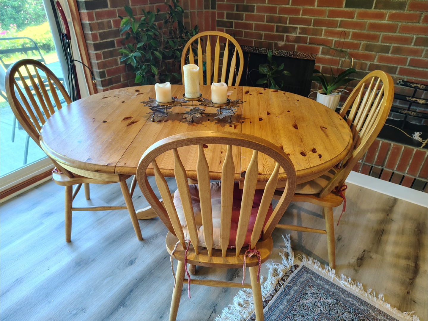 Solid wood dining set, with table and 4 chairs