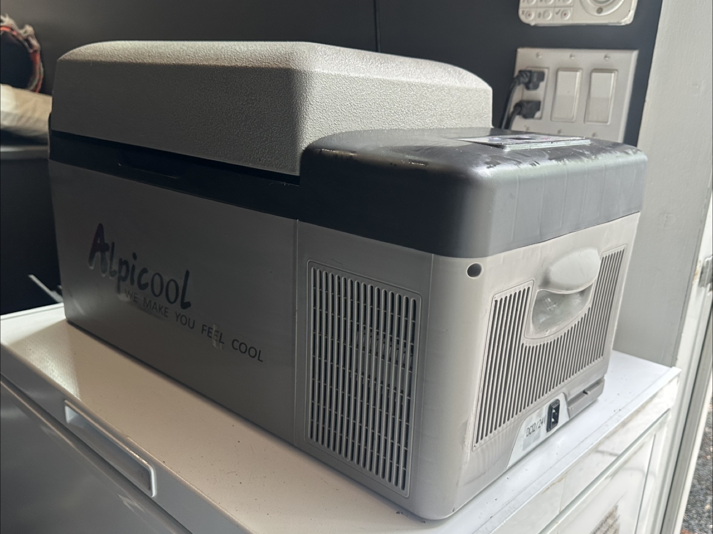 Alpicool 15L Portable Fridge/Freezer – Great Condition - photo 5