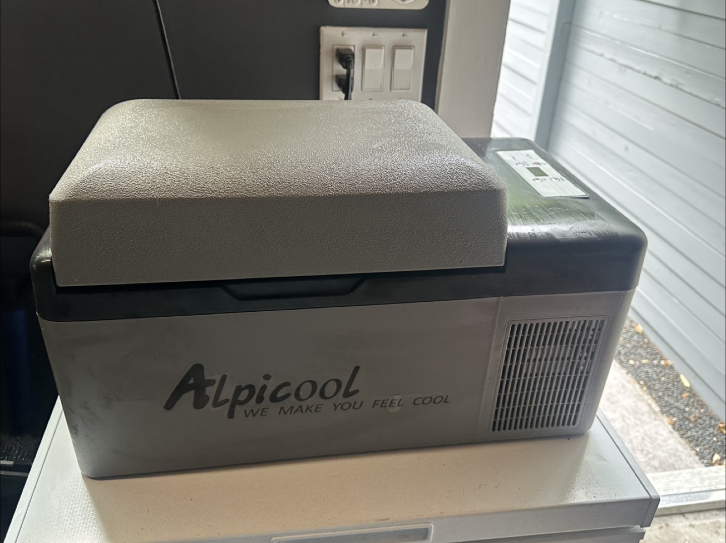 Alpicool 15L Portable Fridge/Freezer – Great Condition - photo 3