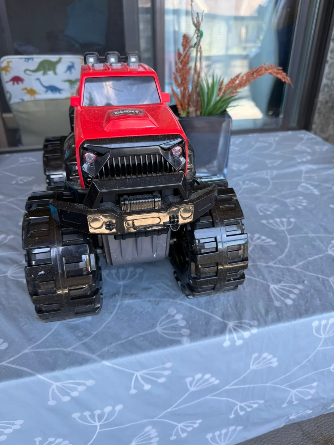 Giant Red Monster Truck image indicator(4)