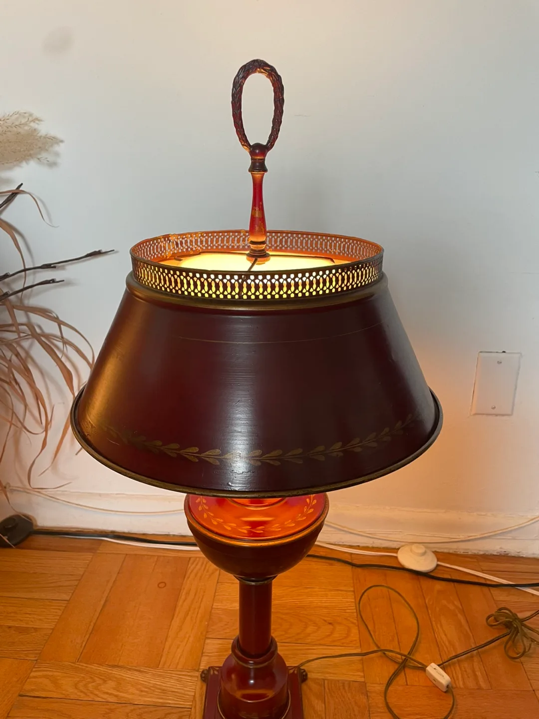 Vintage Red Table Lamp image indicator(3)