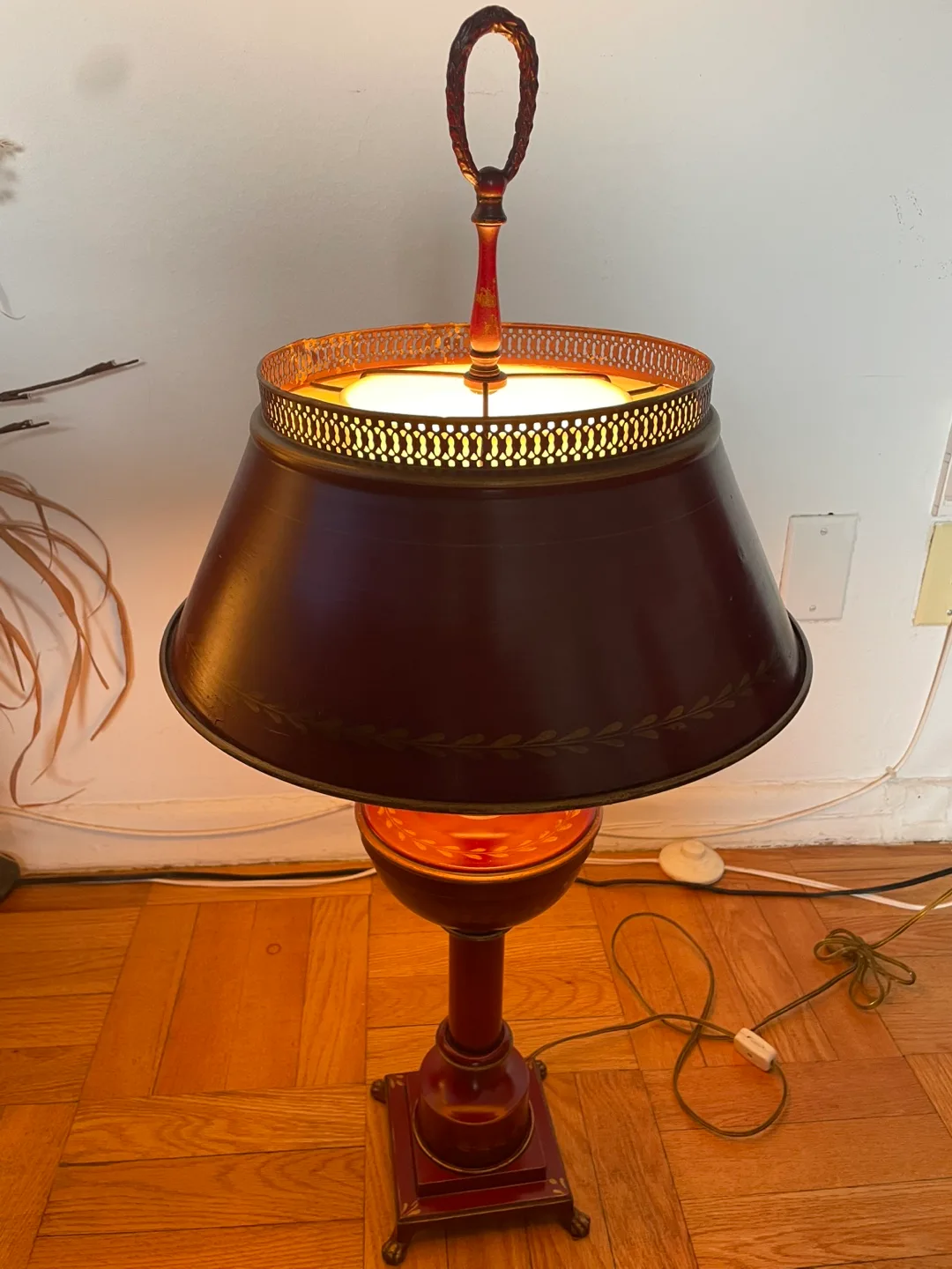 Vintage Red Table Lamp image indicator(4)