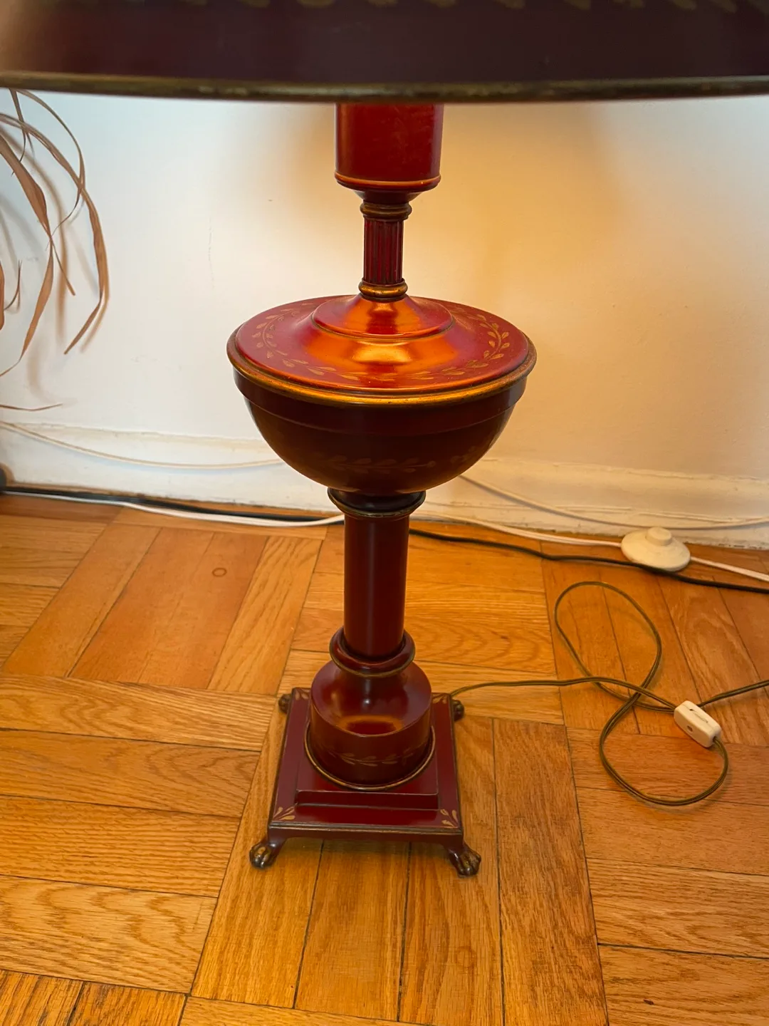Vintage Red Table Lamp image indicator(2)