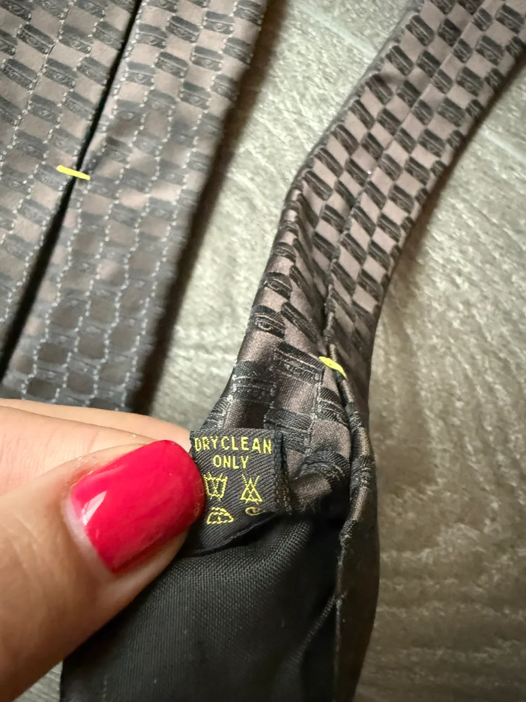 Louis Vuitton Brown Checkered Tie silk like new image indicator(6)