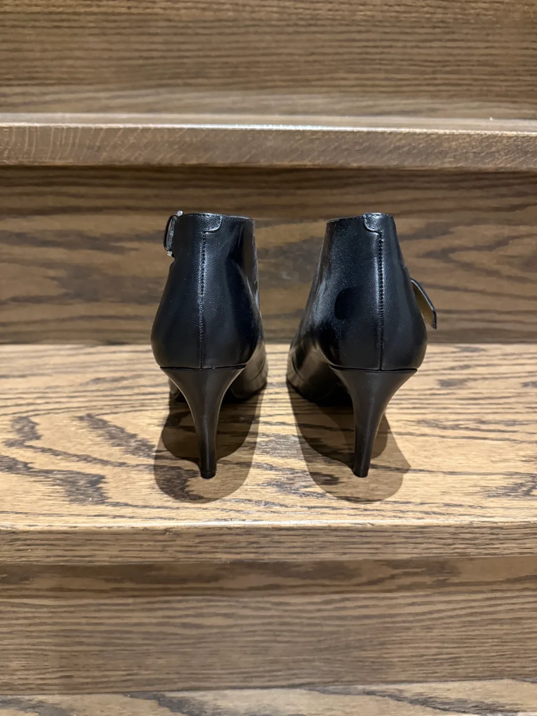 Black Heel Pointed Toe Shoe - Size 7 image indicator(3)