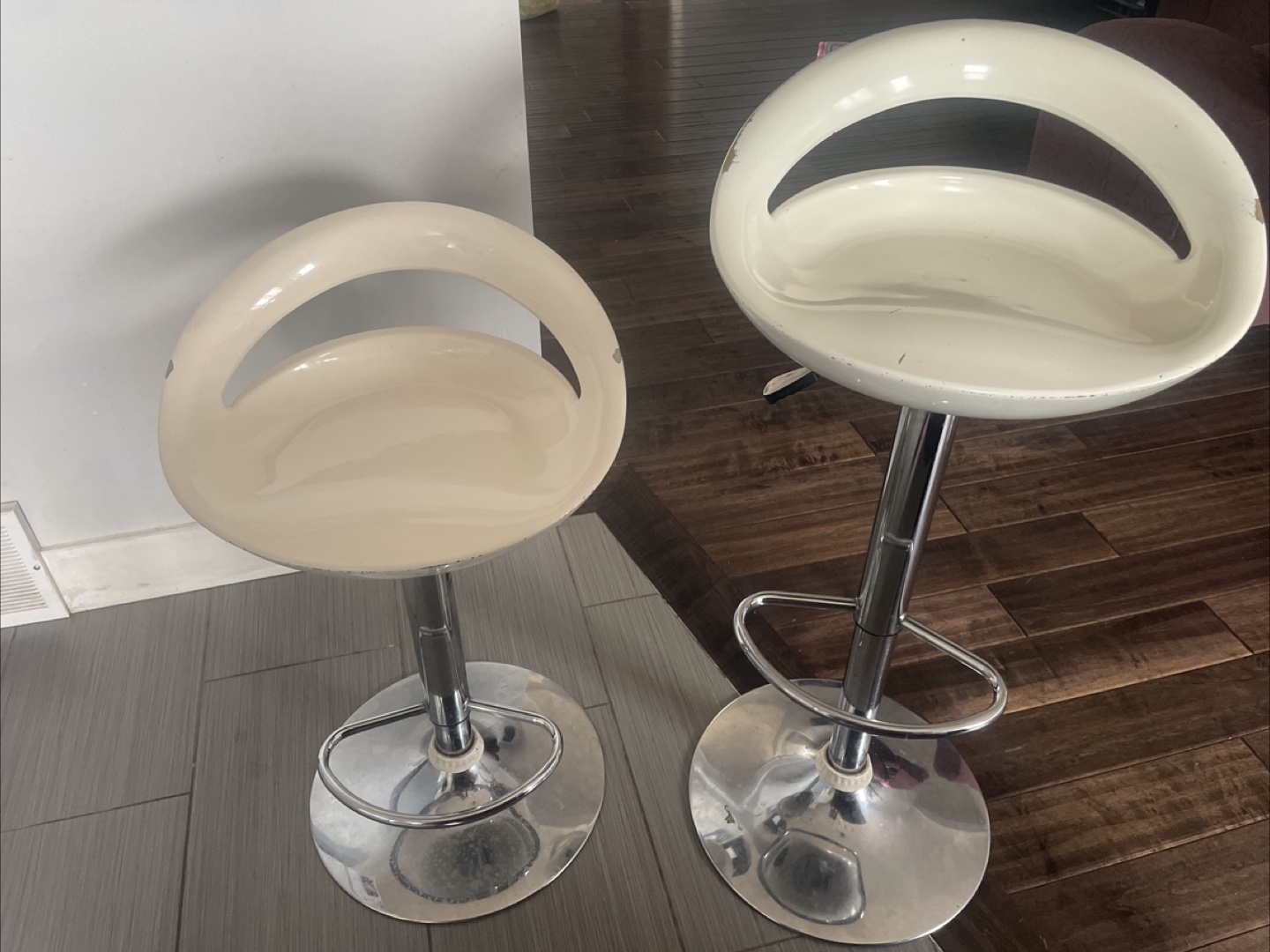Set of Two Modern Bar Stools - photo 2