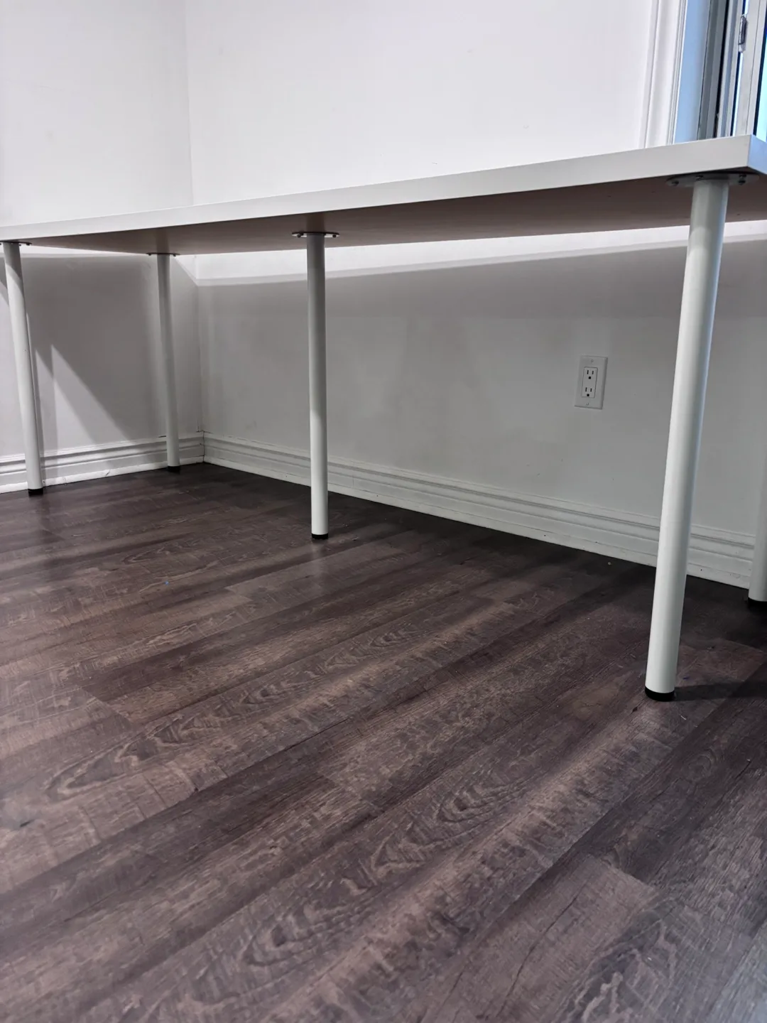 White Table Top image indicator(4)