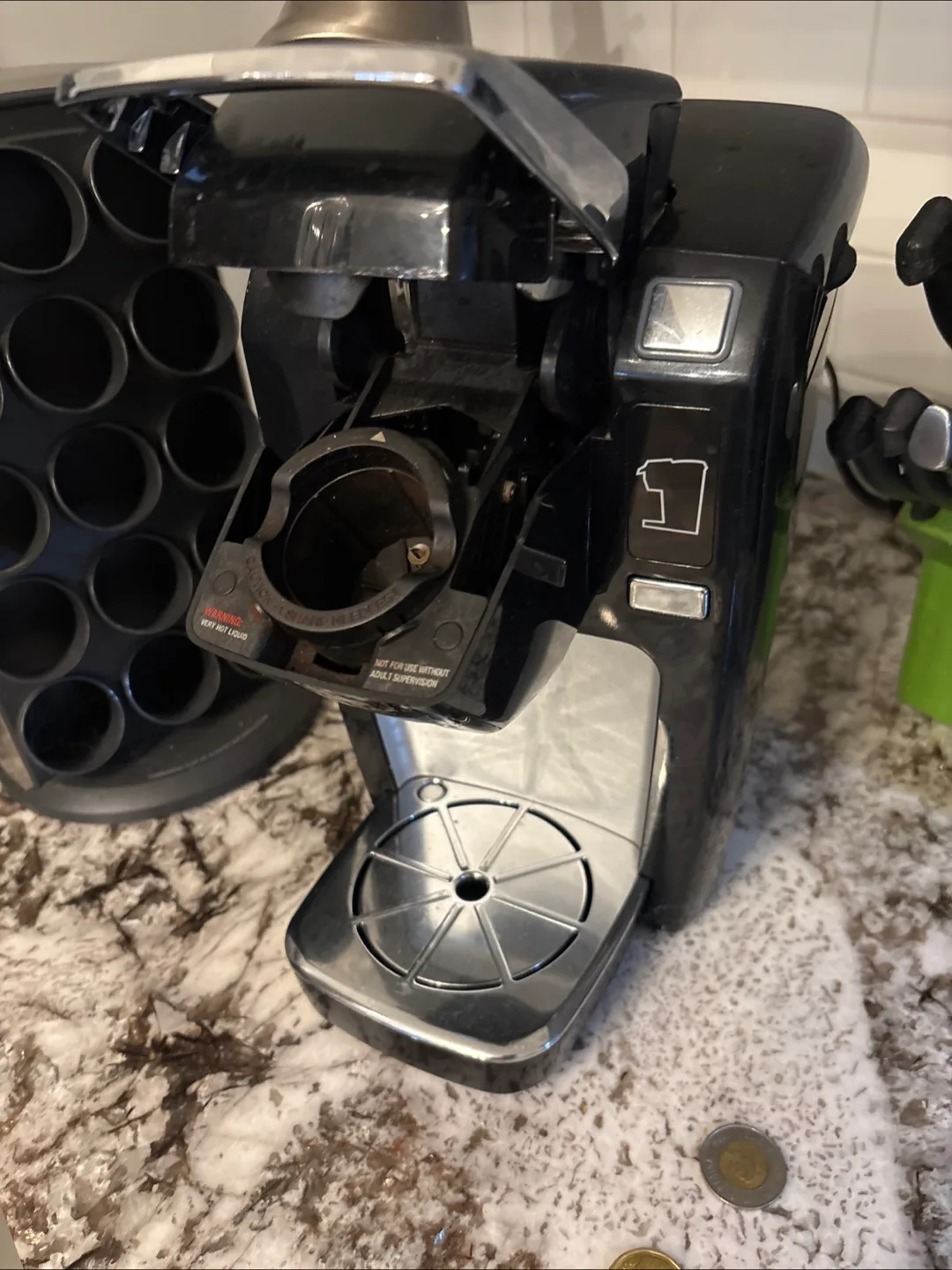 Keurig Coffee Maker and Pod Holder image indicator(4)