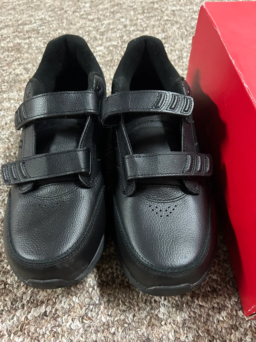 New Balance Black Sneakers - Size 9 image indicator(3)