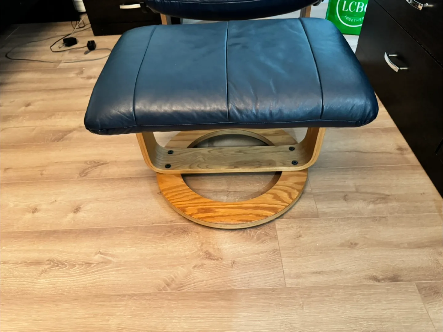 Reclining chair and foot rest image indicator(3)