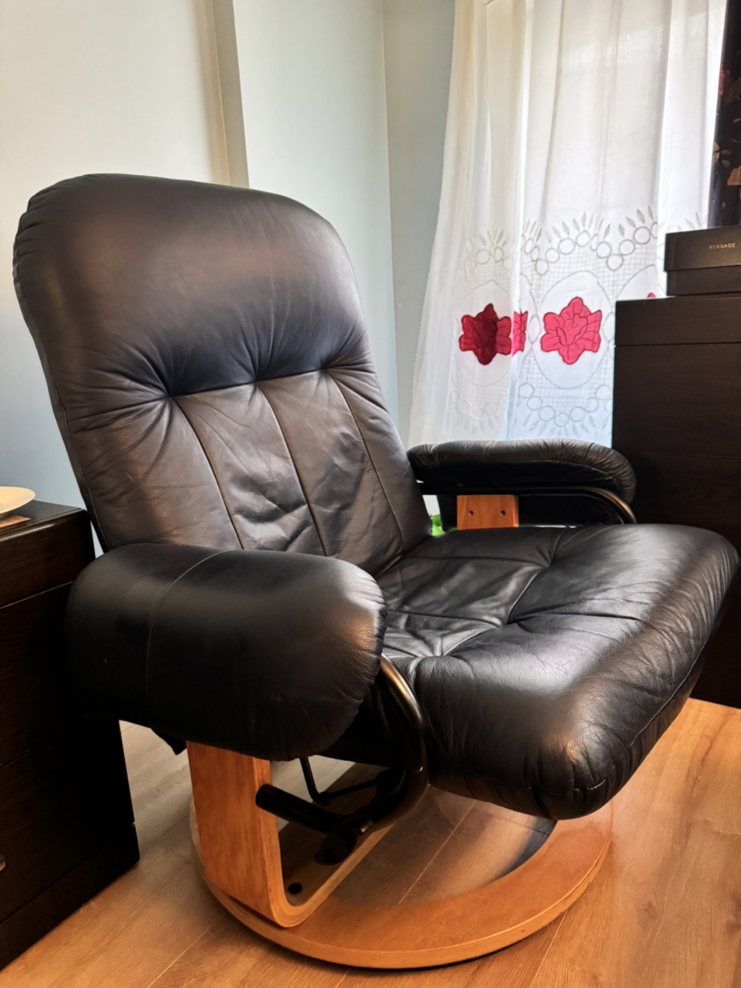 Reclining chair and foot rest - photo 4