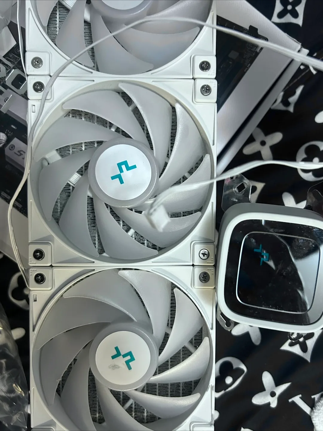 DeepCool Liquid Cooler and Fans thumbnail