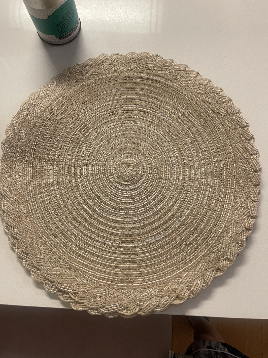 6 Round Woven Placemats