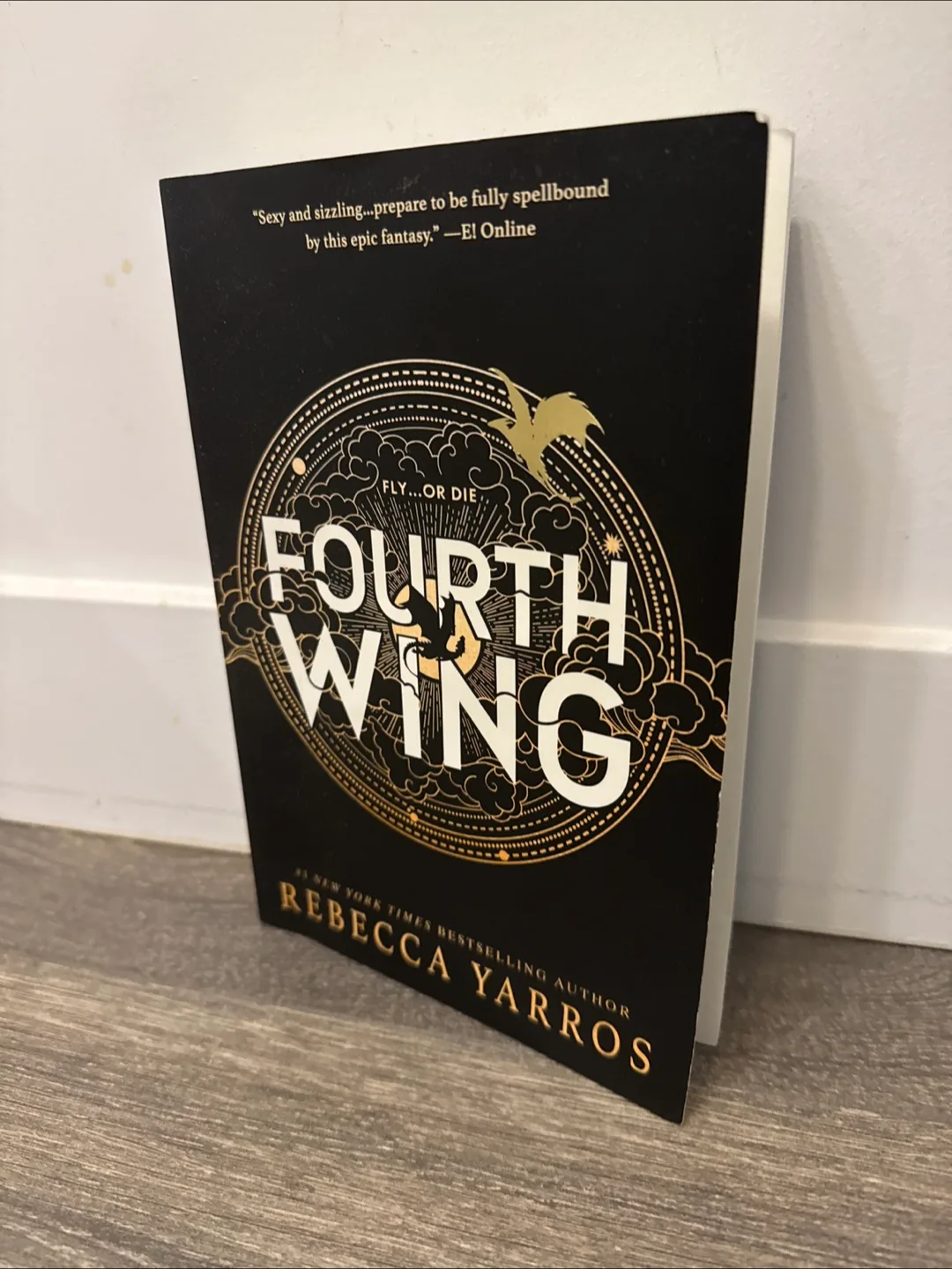 Fourth Wing Book by Rebecca Yarros thumbnail