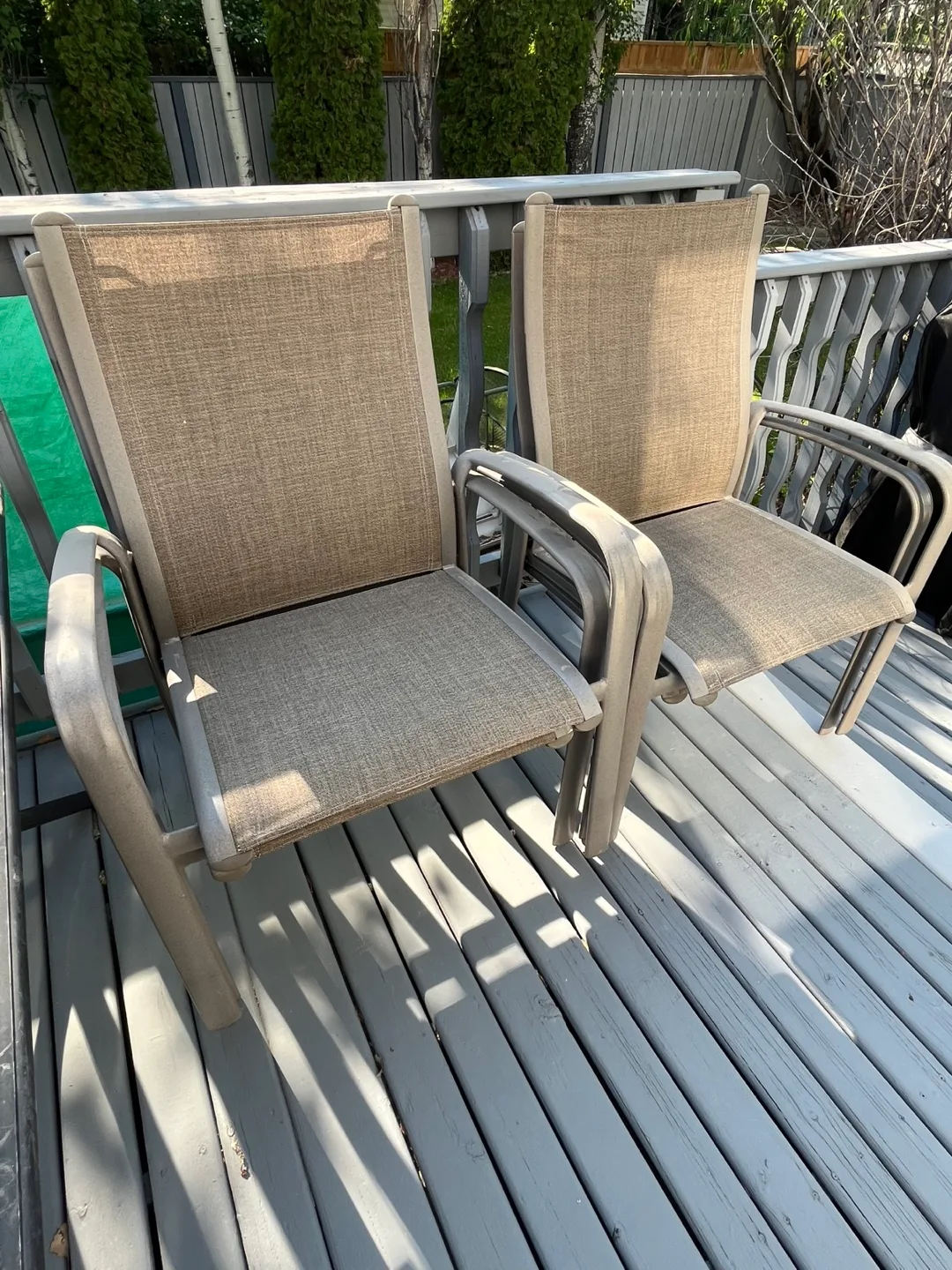 4 Outdoor Patio Chairs thumbnail