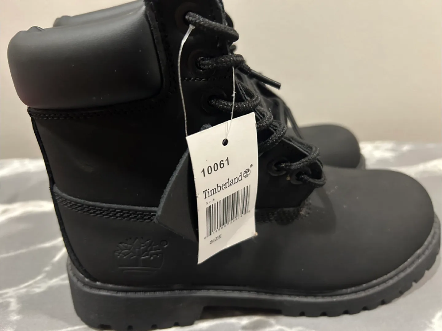 Timberland Black Boots image indicator(2)