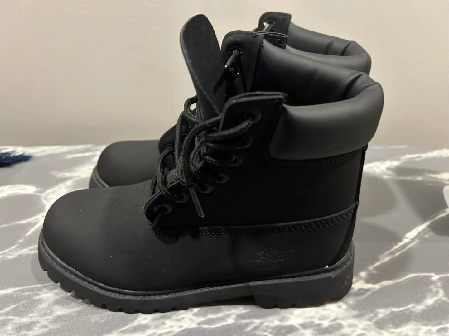 Timberland Black Boots image indicator(3)