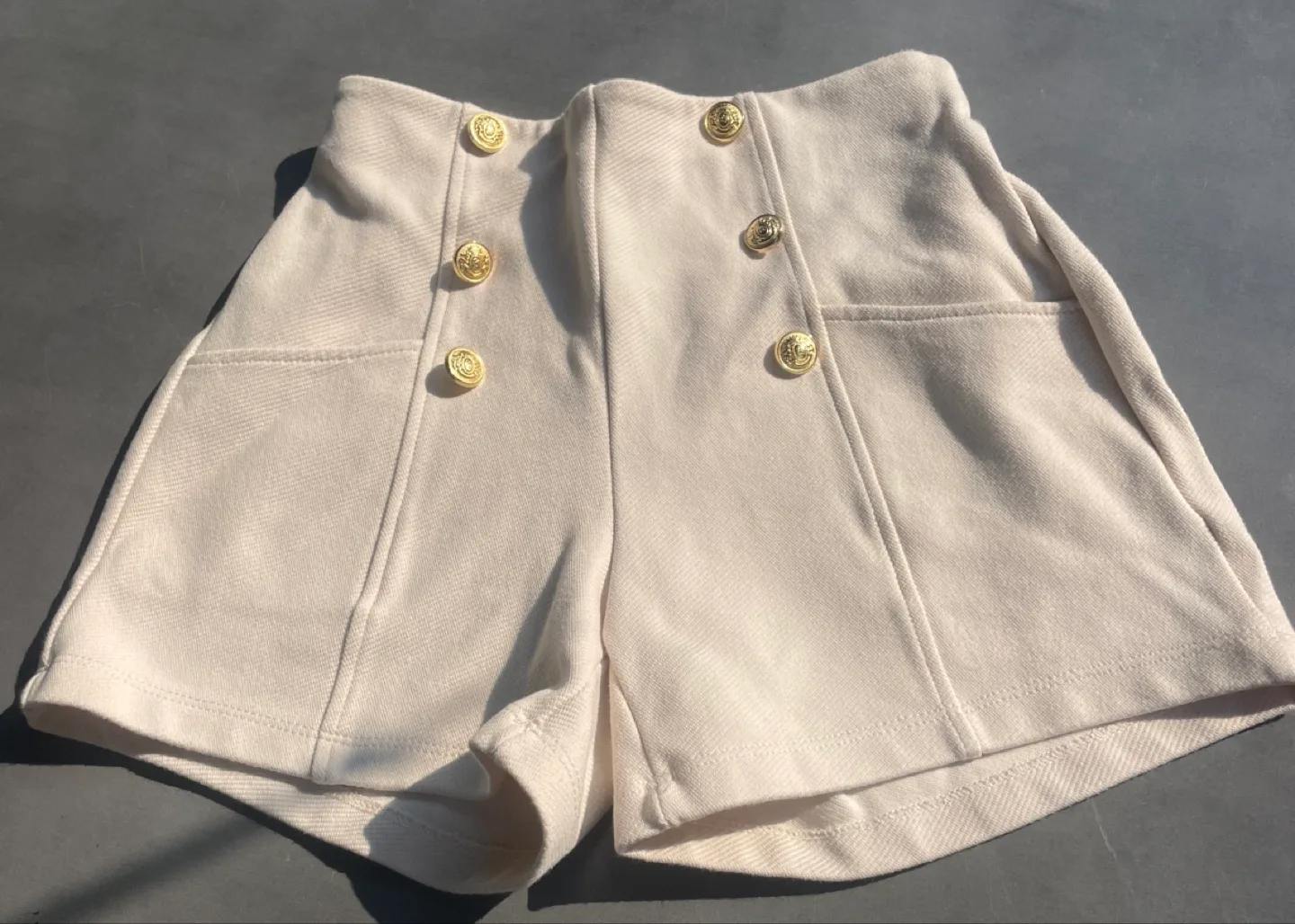 Zara Cream-Coloured High-Waisted Shorts thumbnail