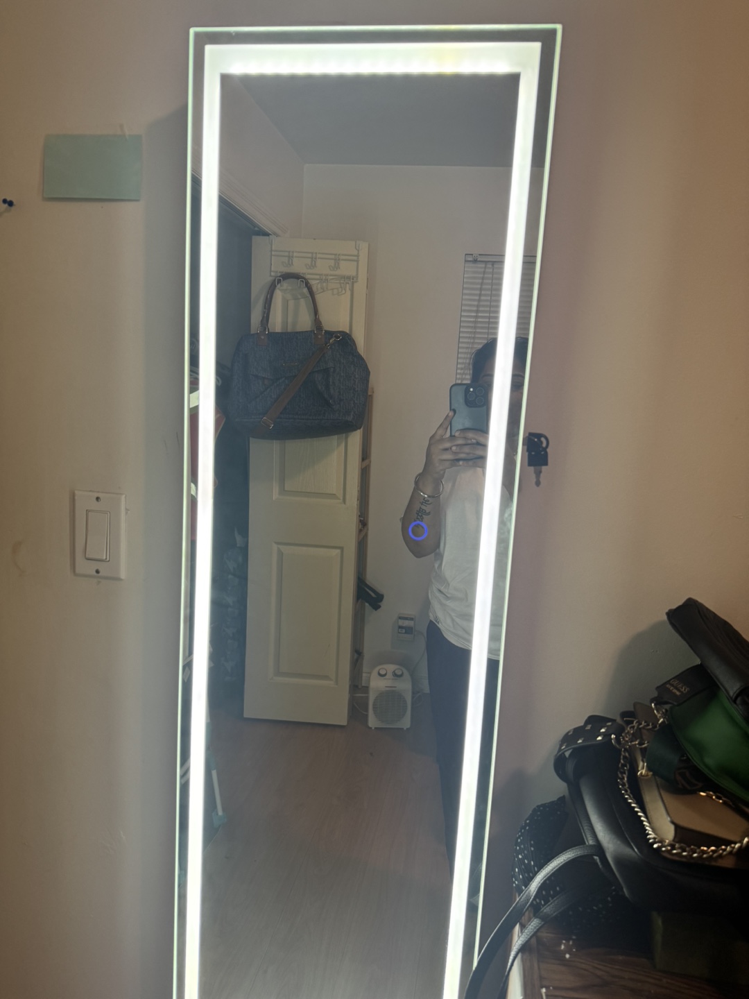 Wall mirror