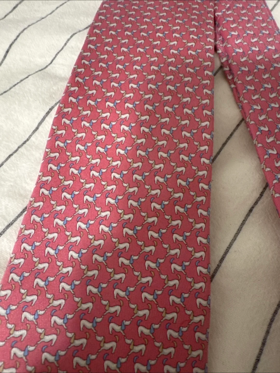Salvatore Ferragamo Pink Patterned Silk Tie image indicator(2)