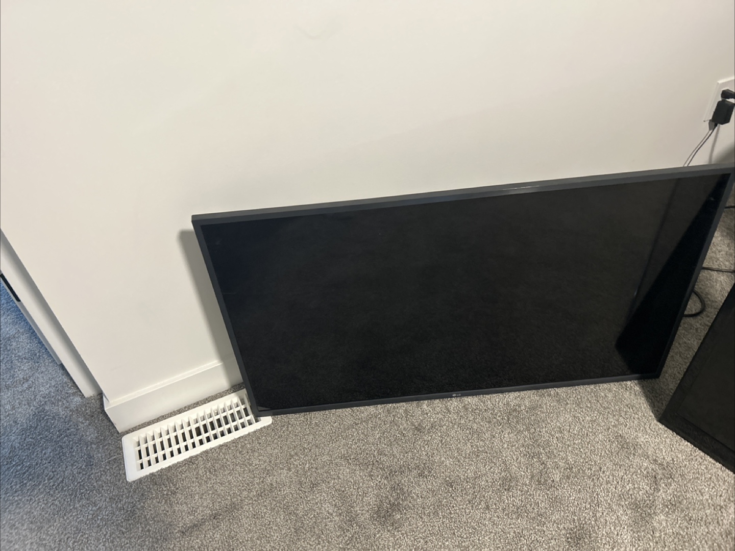 38 inch Flat Screen TV 4K UHD