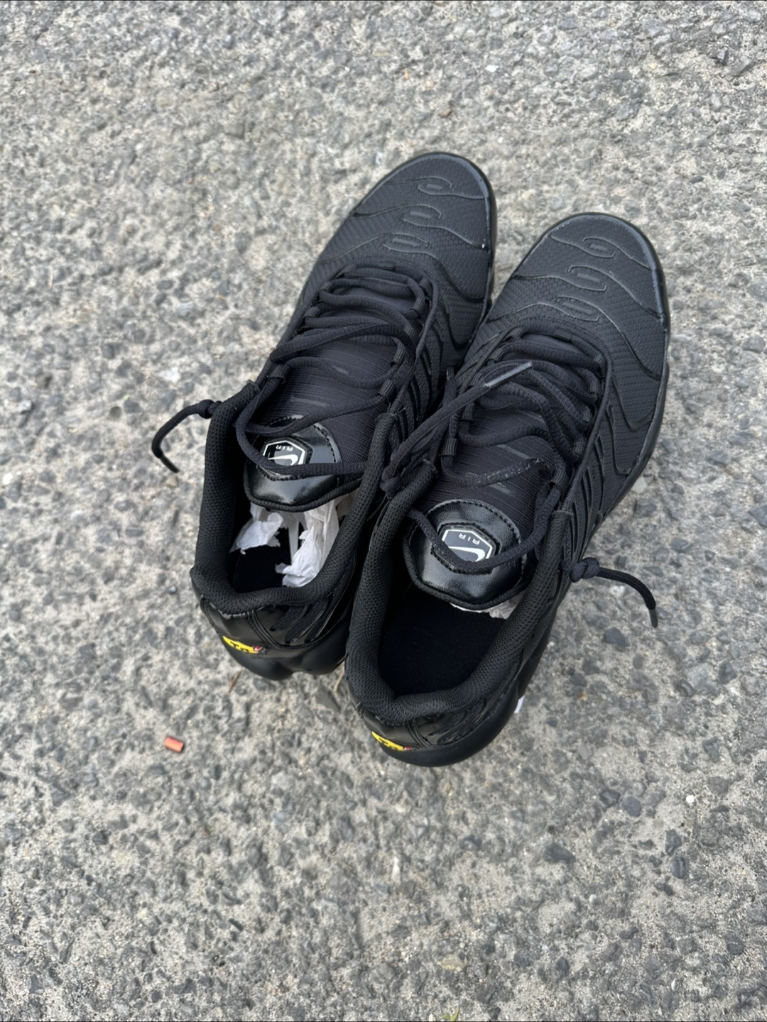All-Black air max plus