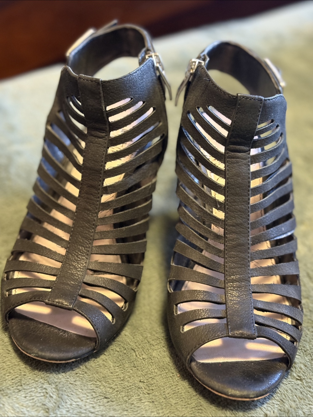 Black Cutout Heel Sandals - photo 2