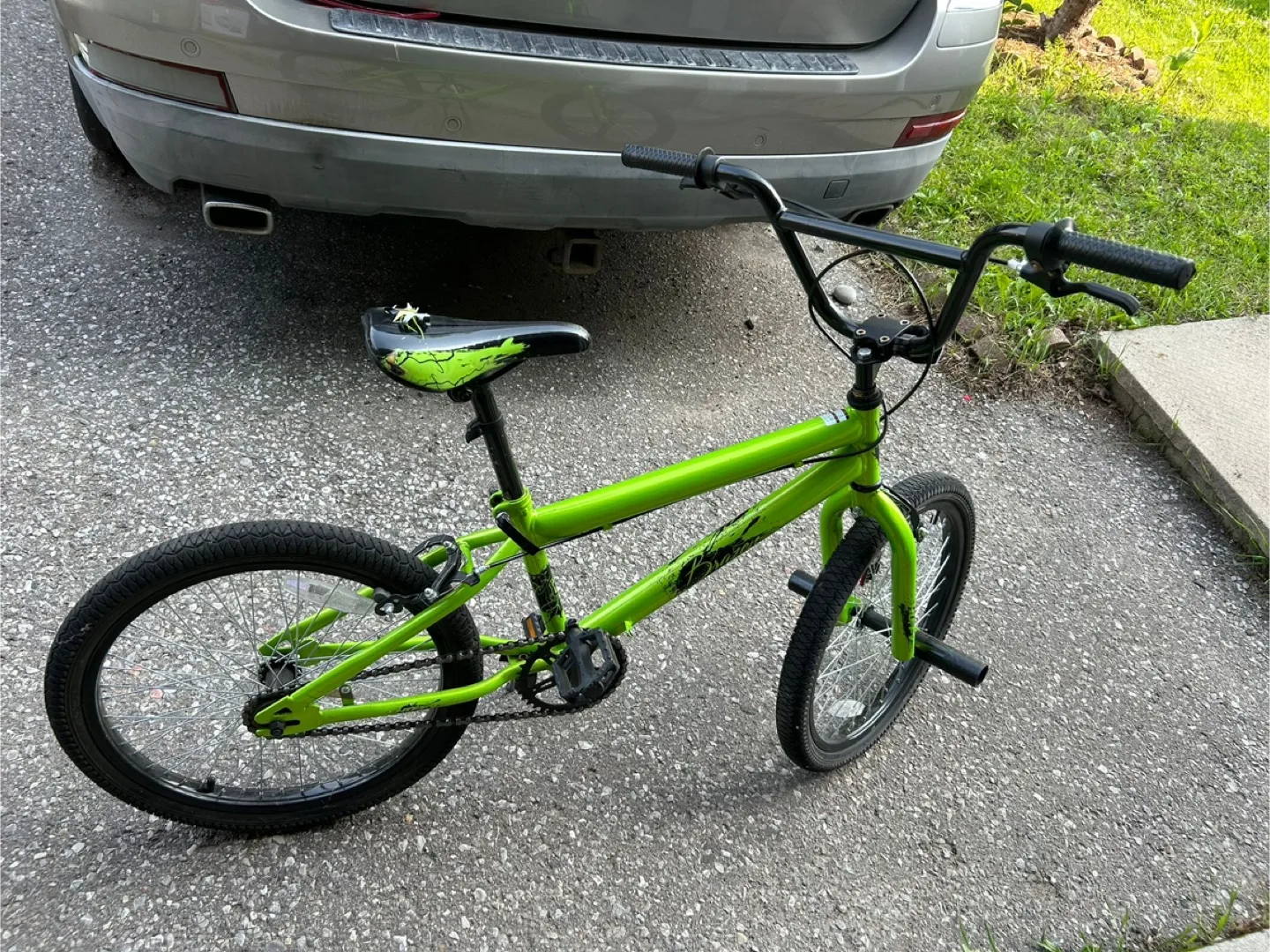 Kids Green BMX Bike *MOVING SALE* thumbnail