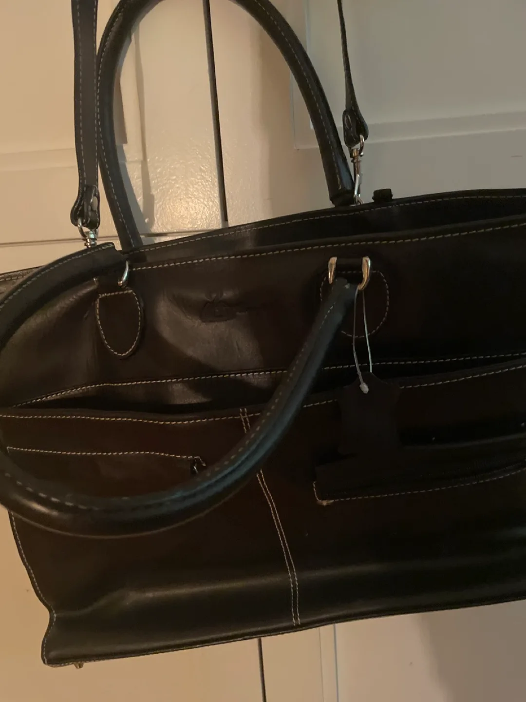 Black Leather Shoulder Bag 🏴‍☠️ image indicator(4)