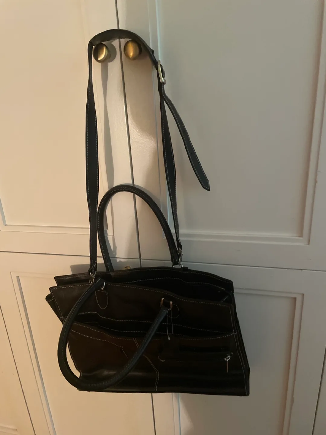 Black Leather Shoulder Bag 🏴‍☠️ image indicator(5)