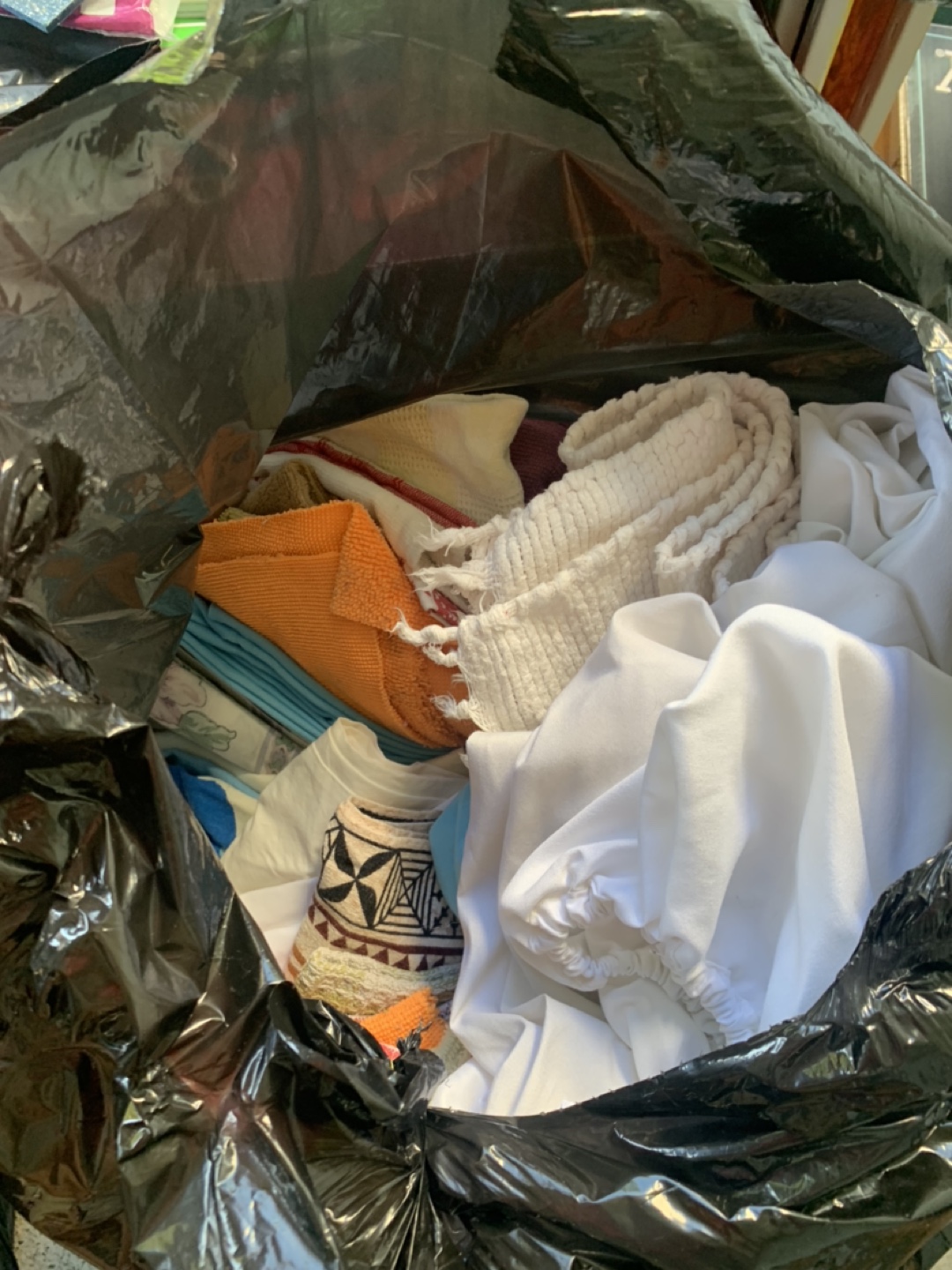 FREE Bedding, Towels, Kitchen Tea Towels etc
