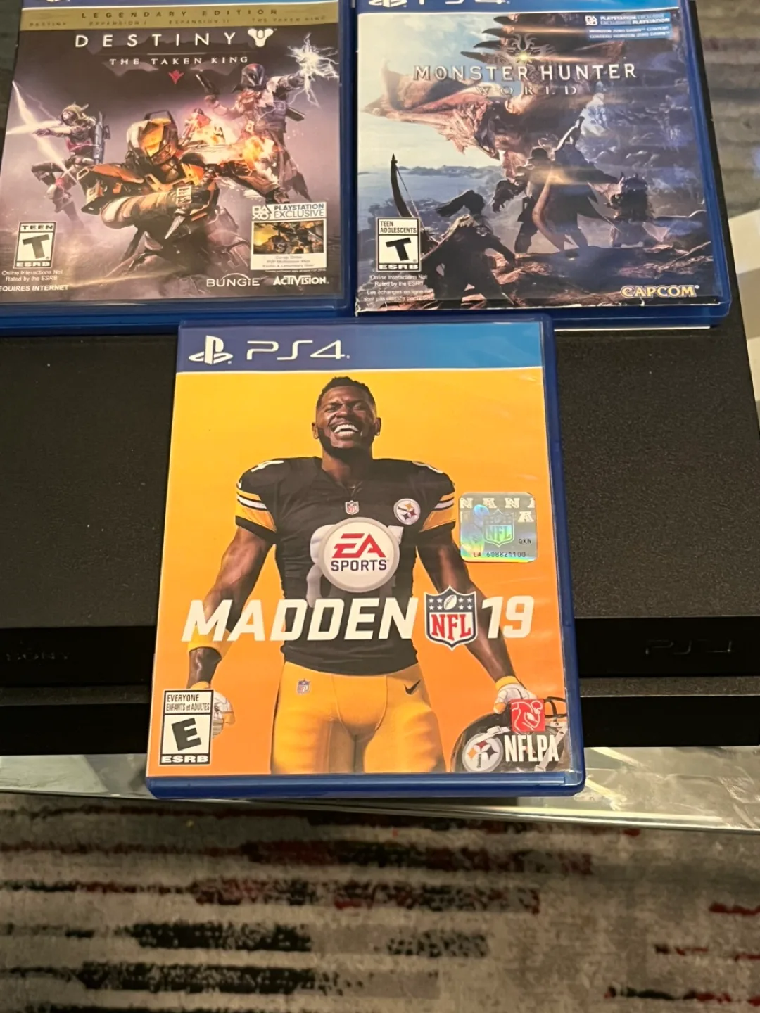 Sony PlayStation 4 Bundle image indicator(5)