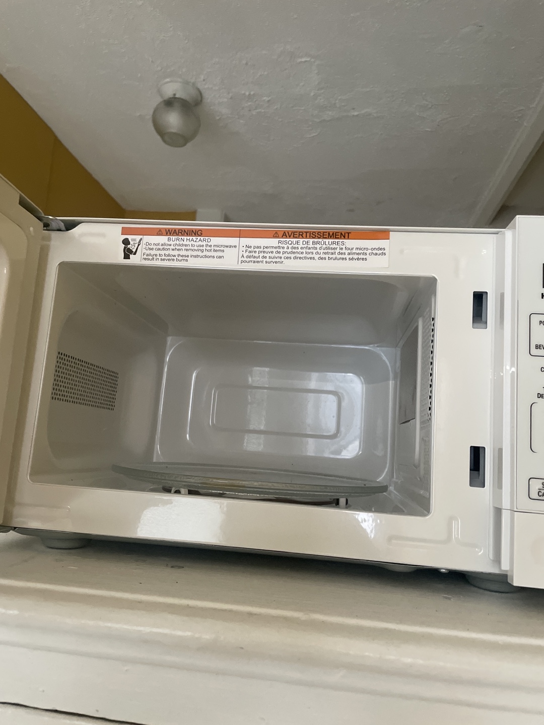 Hamilton Beach Microwave - photo 2