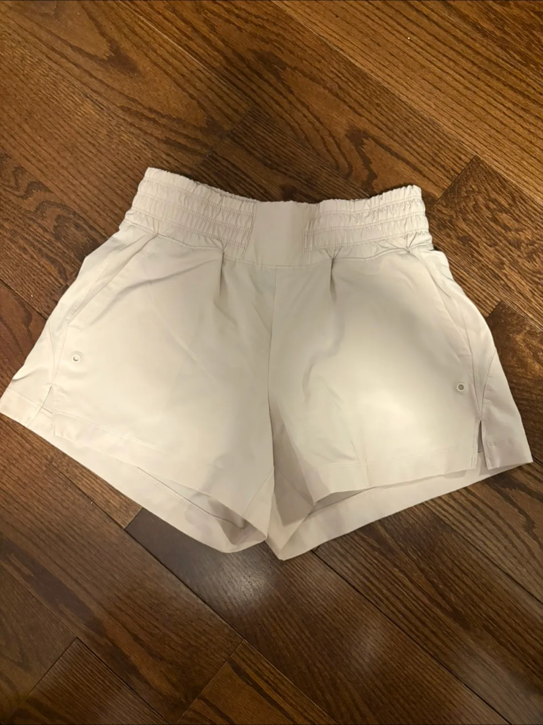 Old Navy cream active shorts - XS thumbnail