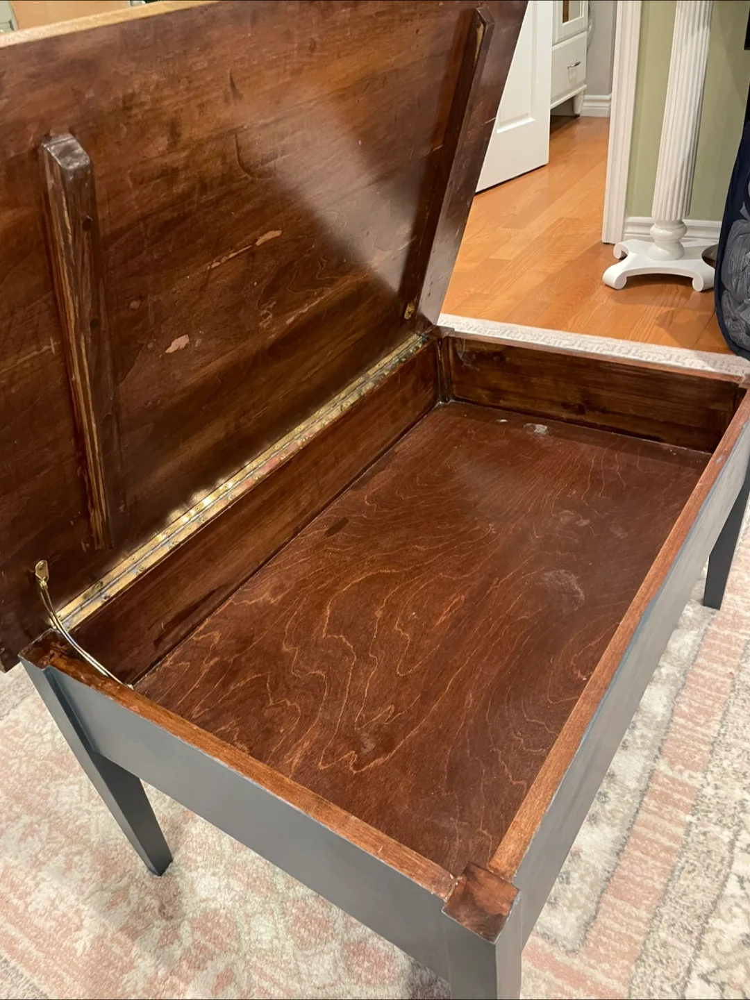 Solid Wood Coffee Table With Storage image indicator(5)