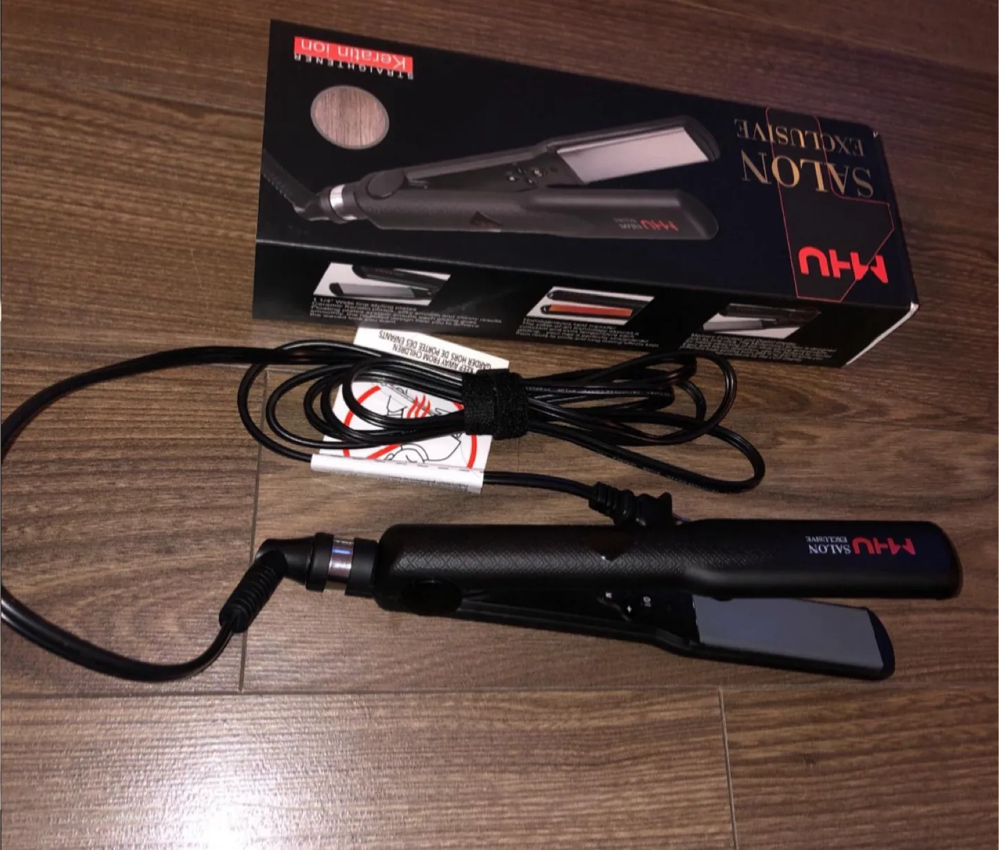 MHU Salon Exclusive Keratin Ion Straightener thumbnail