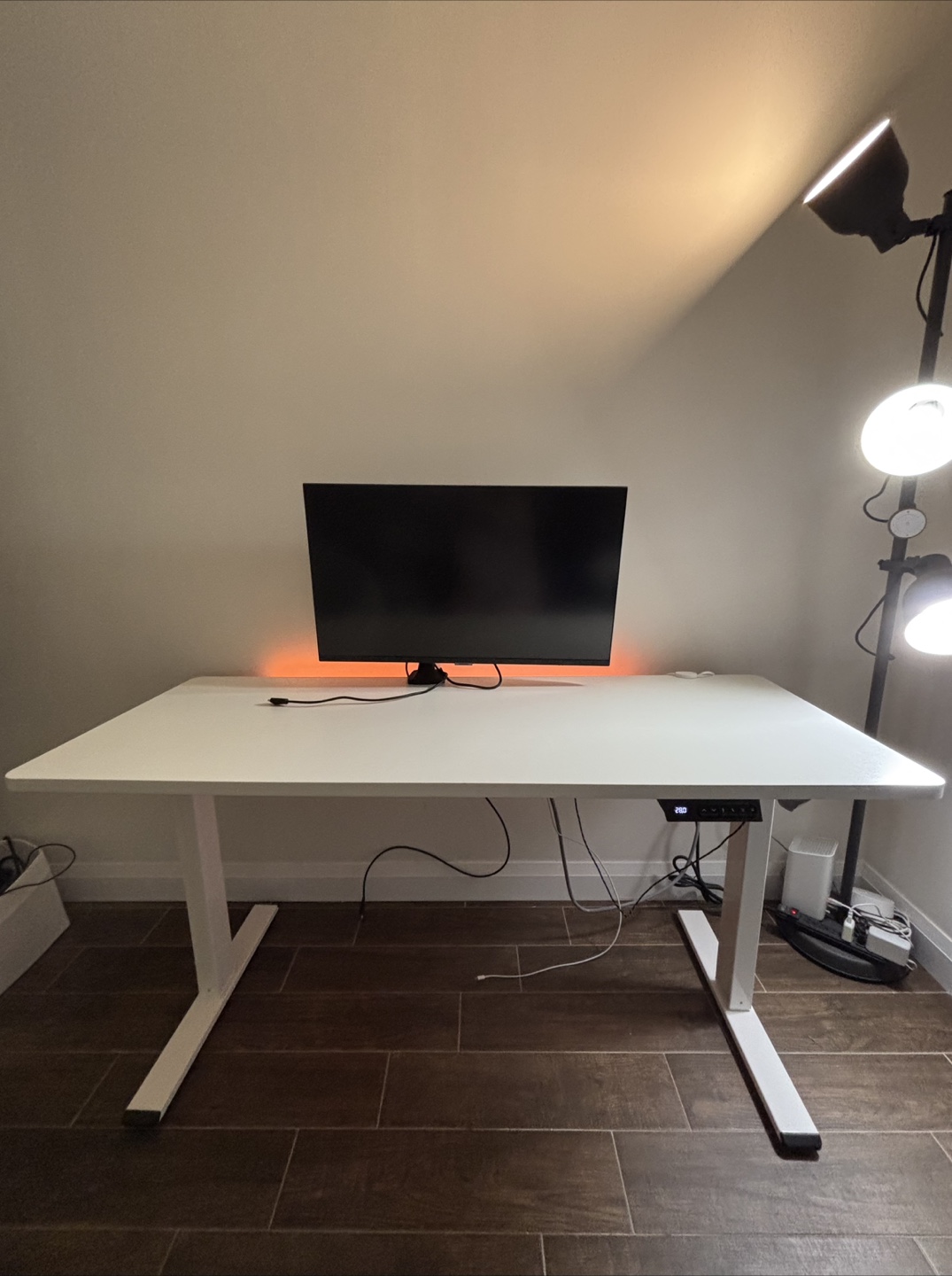 FlexiSpot E2 Standing Desk including mat and cable tray
