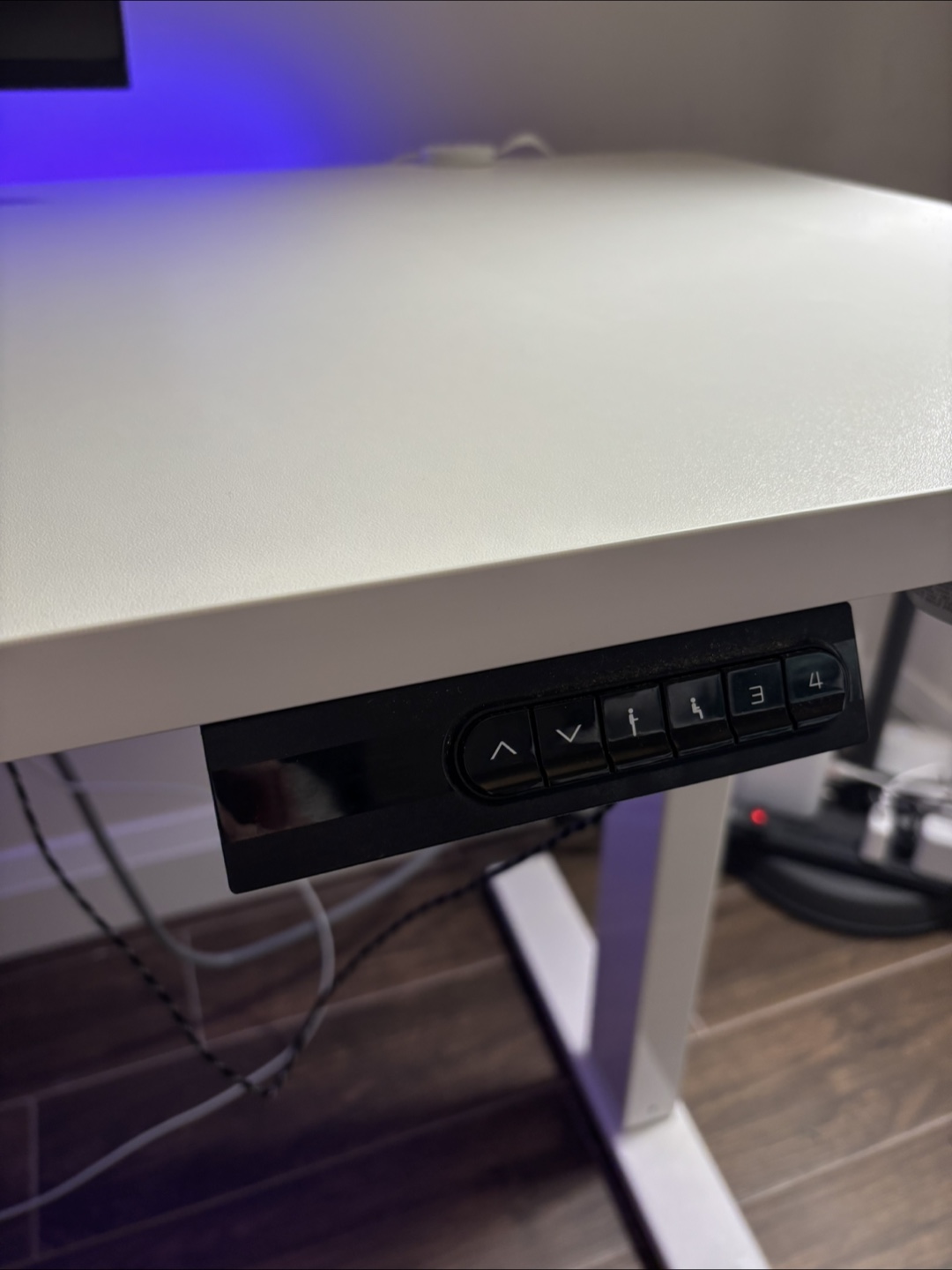 FlexiSpot E2 Standing Desk including mat and cable tray - photo 4