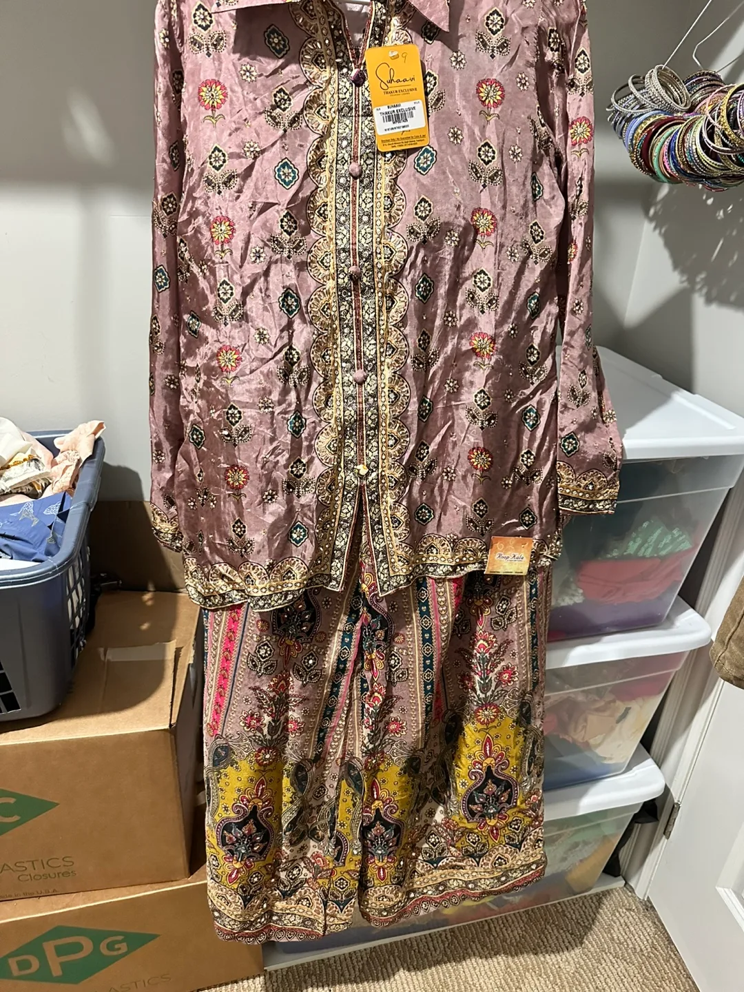 Elegant 2-Piece Embroidered Outfit thumbnail