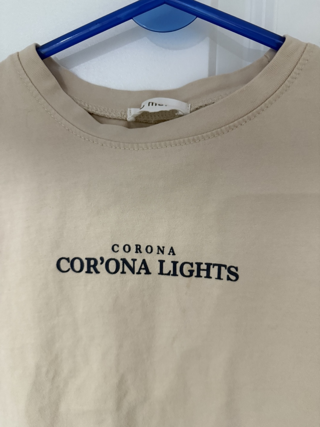 Beige T-shirt with 'Corona Cor'Ona Lights' Graphic - photo 2