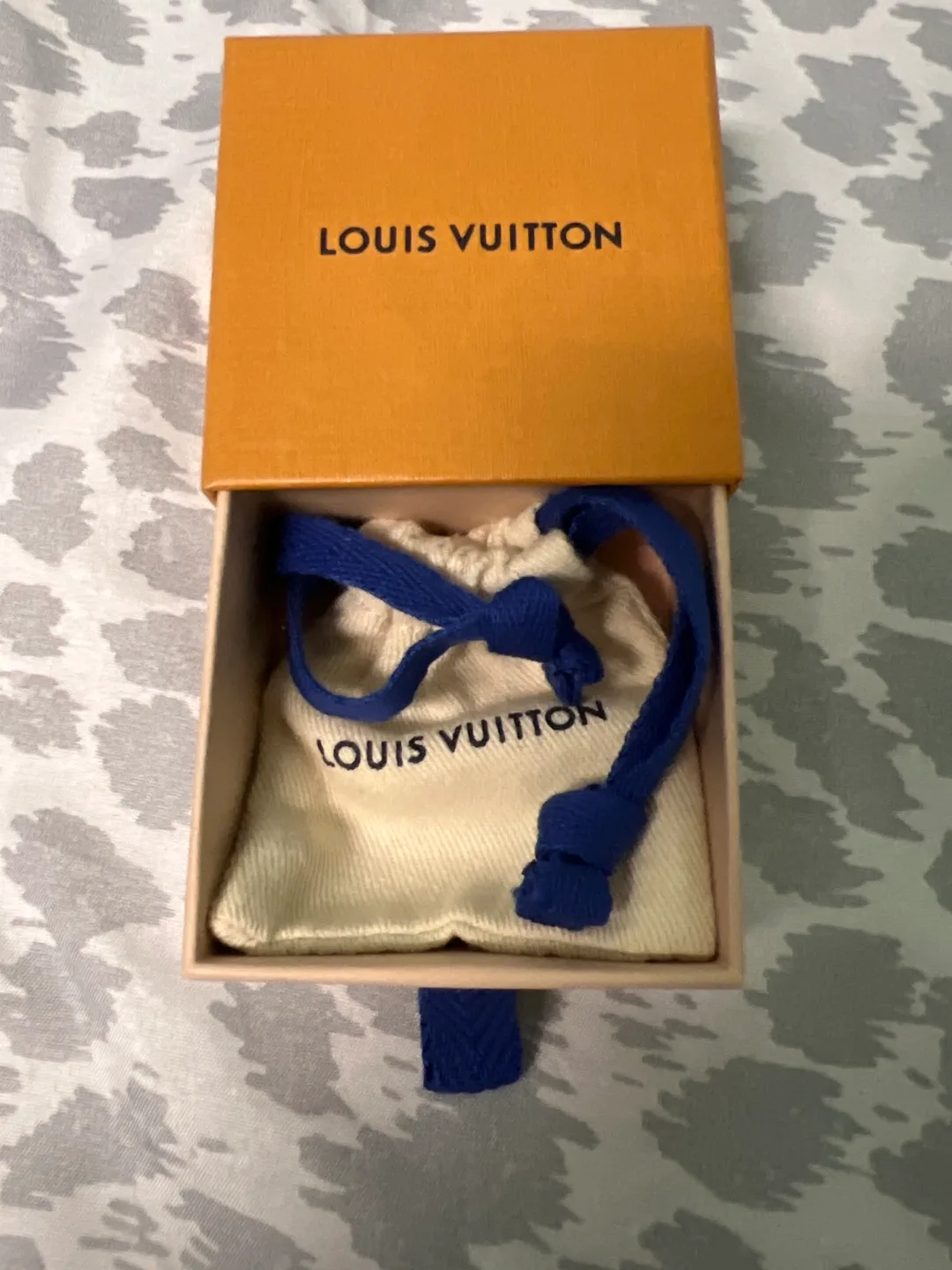 Louis Vuitton Necklace image indicator(4)