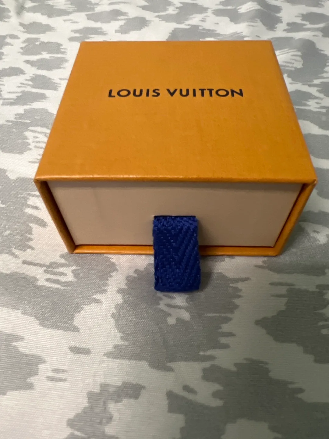 Louis Vuitton Necklace image indicator(5)