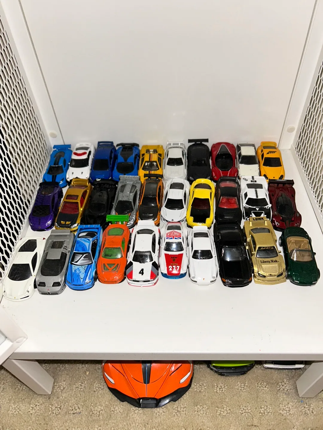 Hot Wheels and Tomica thumbnail