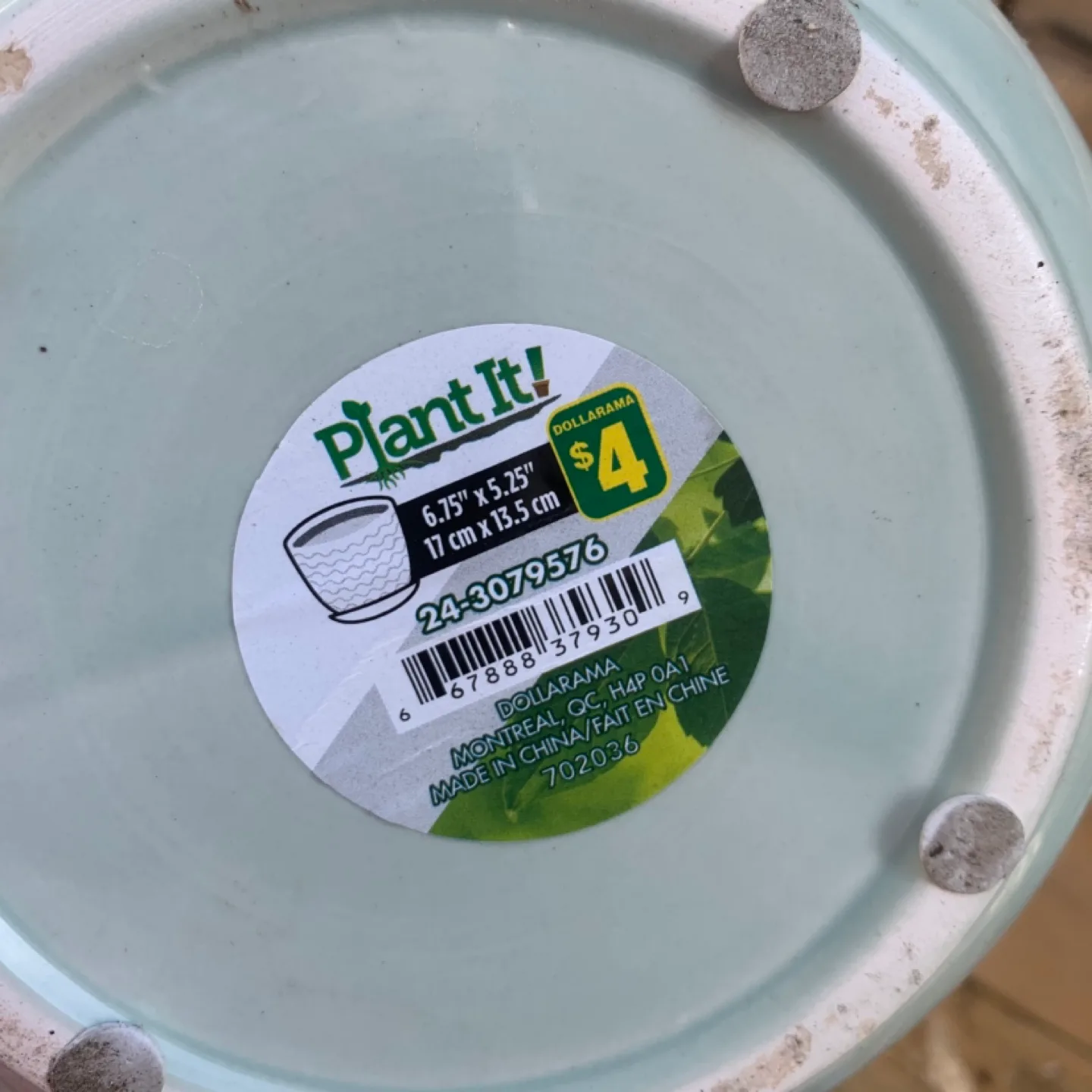 Planters - Several sizes, colours, and textures image indicator(8)