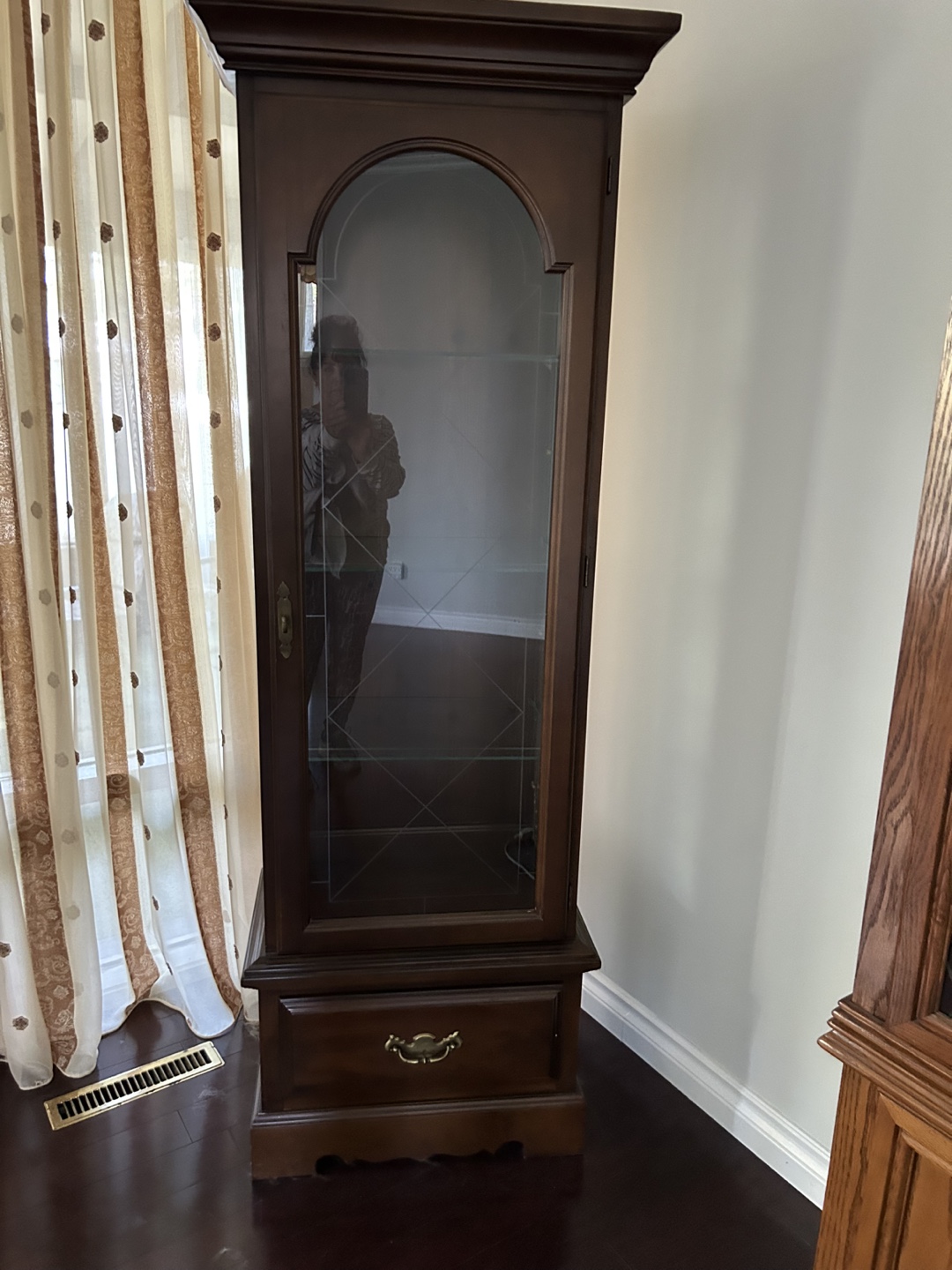 Solid wood, mahogany curio cabinet - photo 4