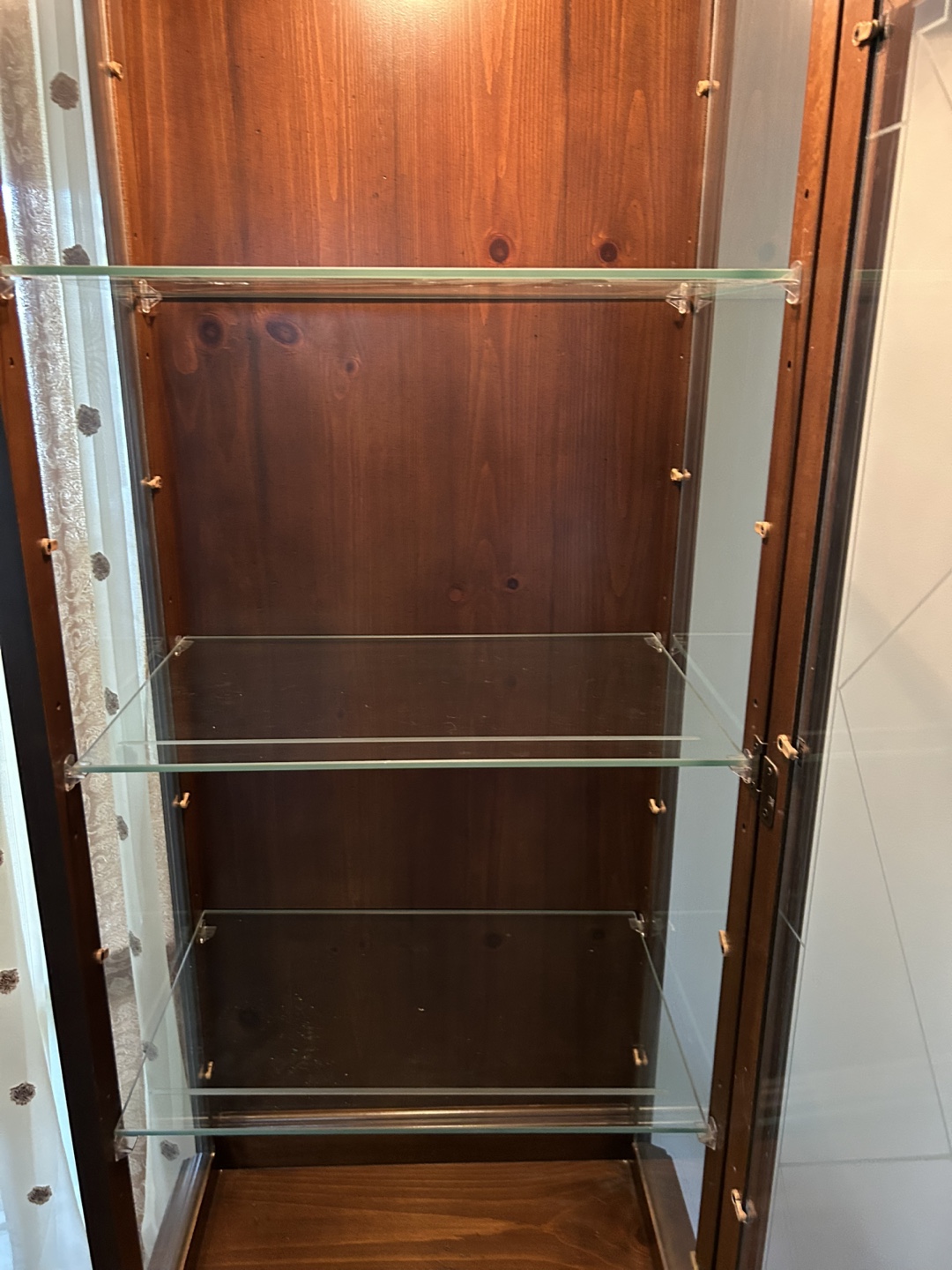 Solid wood, mahogany curio cabinet - photo 5