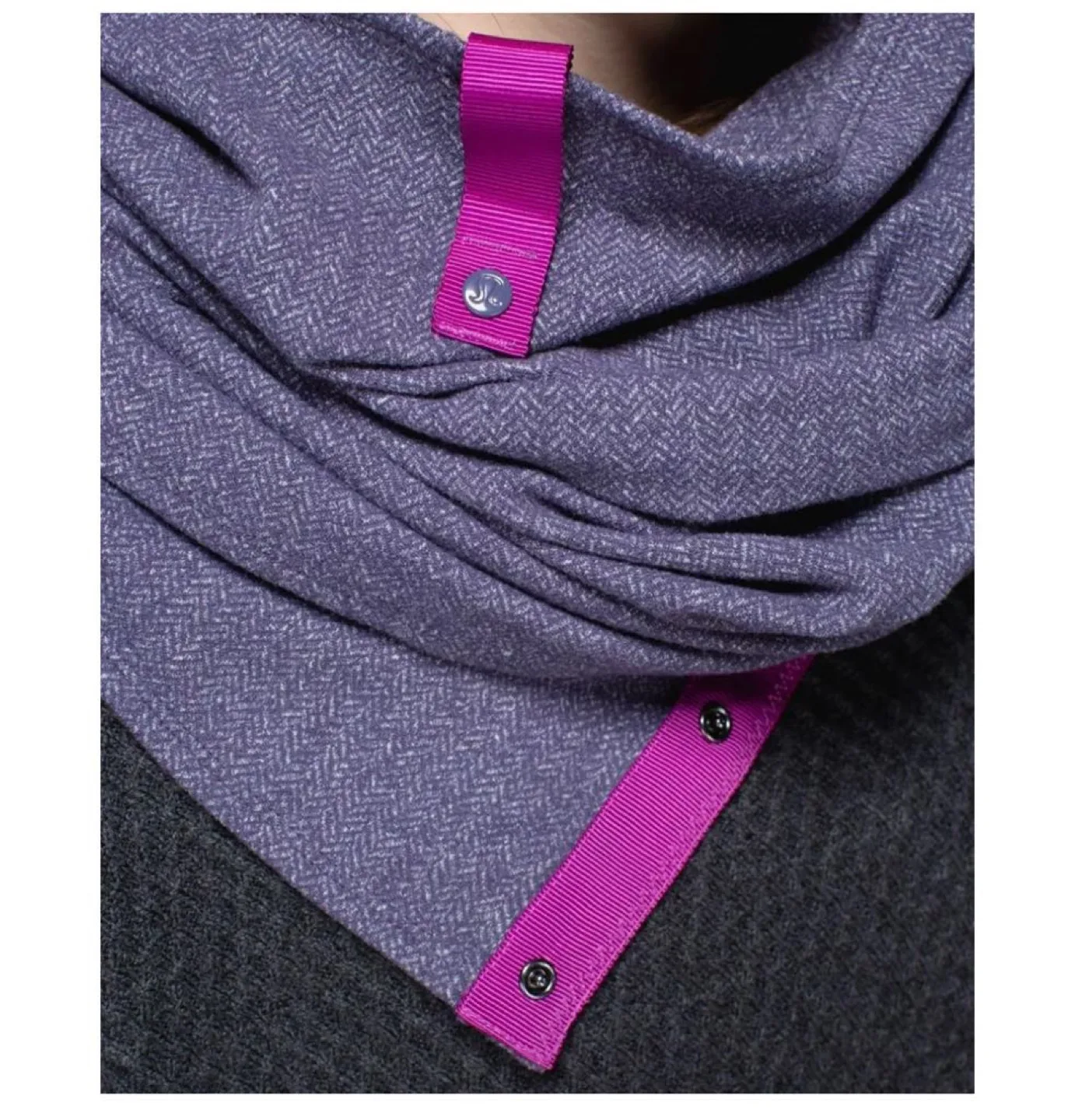 Lululemon Infinity Scarf Vinyasa image indicator(8)