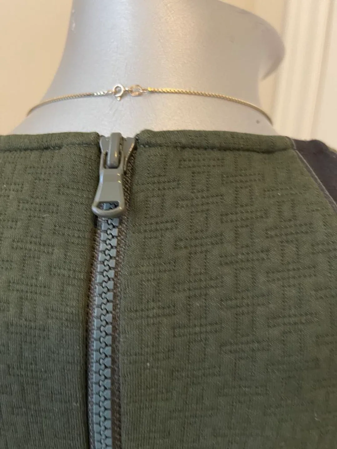 Laundry by Shelli Segal Dress size 4 (S) image indicator(4)