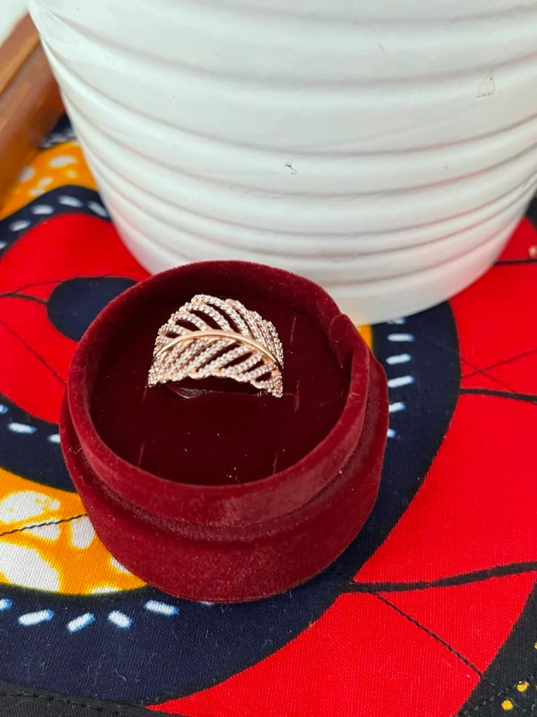 BNIB-💯% Authentic Rose Gold Shimmering Feather Ring size 6 (52) image indicator(5)